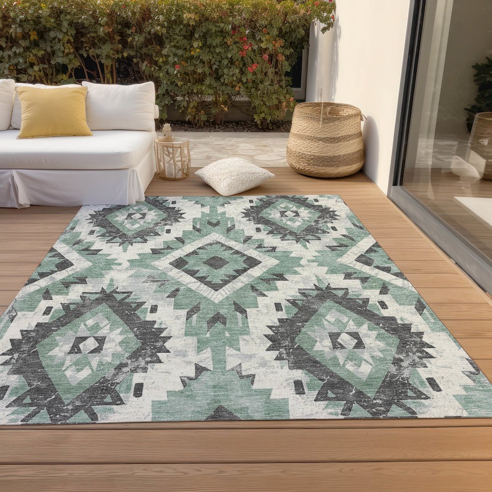 Machine Washable Indoor/Outdoor Chantille Seafoam 2'6" x 3'10" Rug