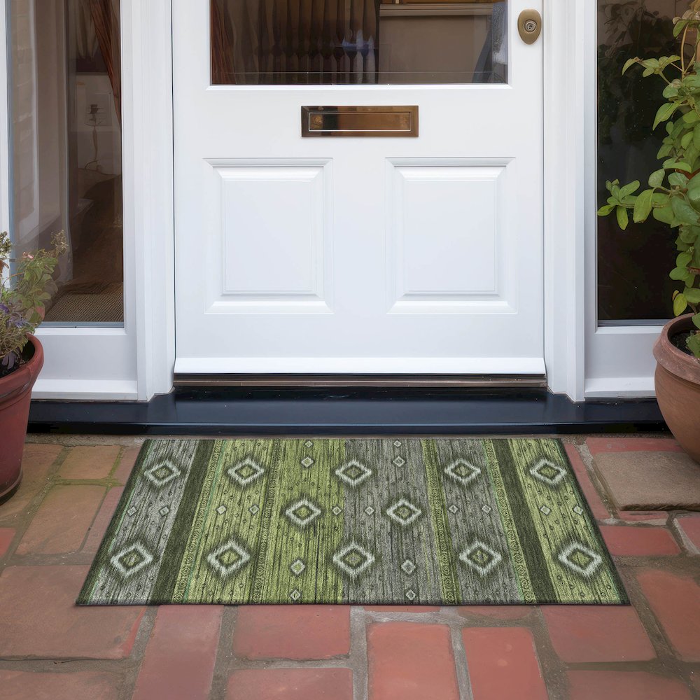 Machine Washable Indoor/Outdoor Chantille Aloe 1'8" x 2'6" Rug