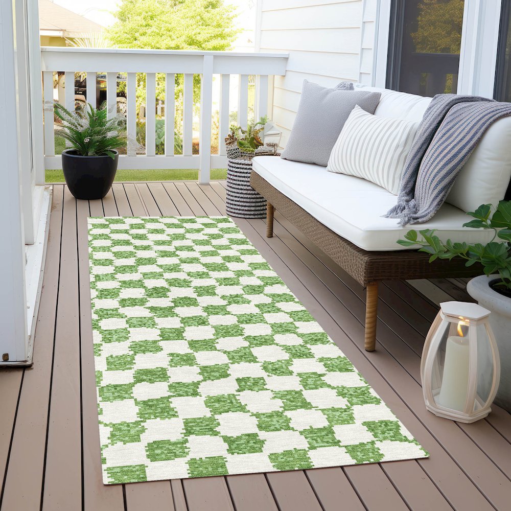 Machine Washable Indoor/Outdoor Chantille Green 2'3" x 7'6" Runner Rug