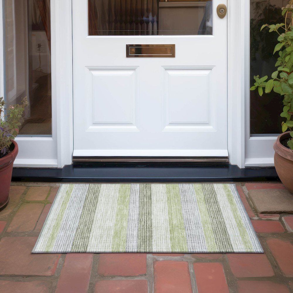 Machine Washable Indoor/Outdoor Chantille Aloe 1'8" x 2'6" Rug