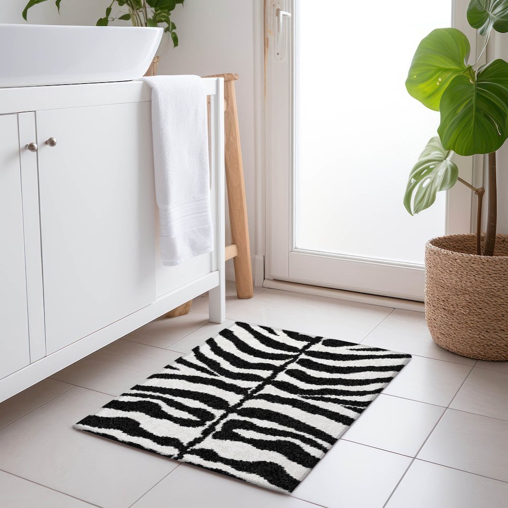 Premium Machine Washable Mayfield Pearl 1'8" x 2'6" Rug
