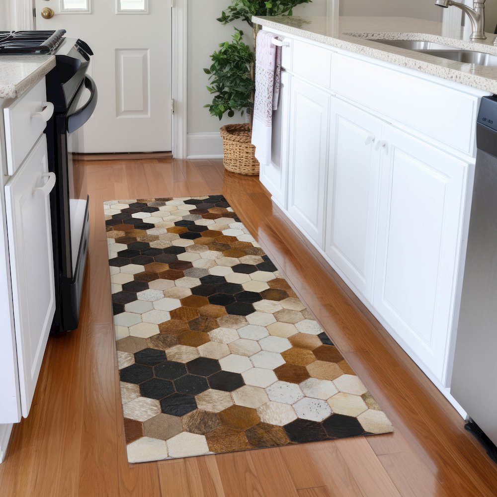 Luxury Washable Indoor/Outdoor Bozeman Dune 2'3" x 7'6" Runner Rug