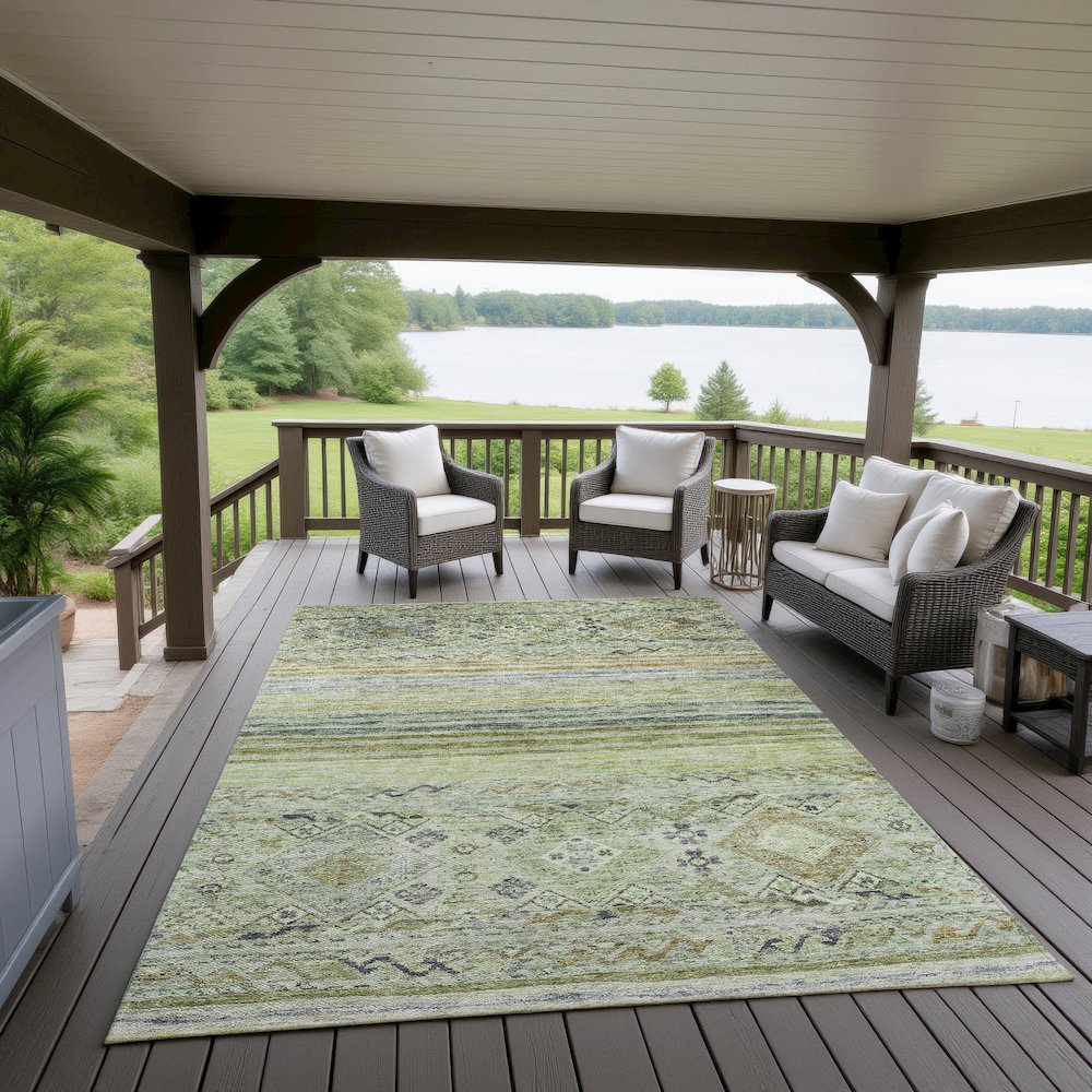Indoor/Outdoor Karaj Aloe 2'6" x 3'10" Rug