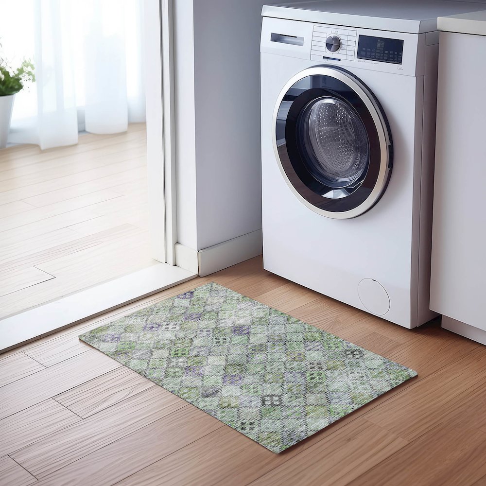Luxury Washable Indoor/Outdoor Solace Green 1'8" x 2'6" Rug