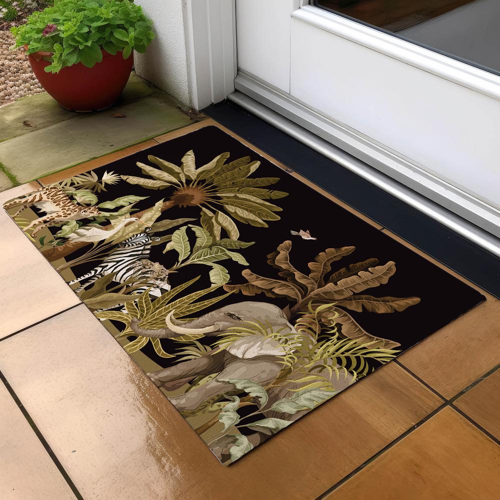 Indoor/Outdoor Tropics TC8 Black Washable 1'8" x 2'6" Rug