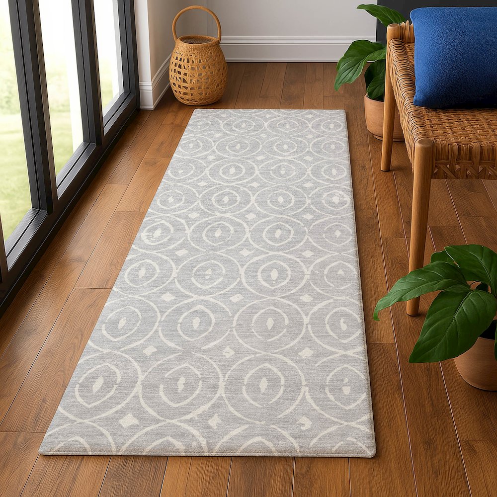 Luxury Washable Indoor/Outdoor The Reserve Silver 2'3" x 7'6" Runner Rug