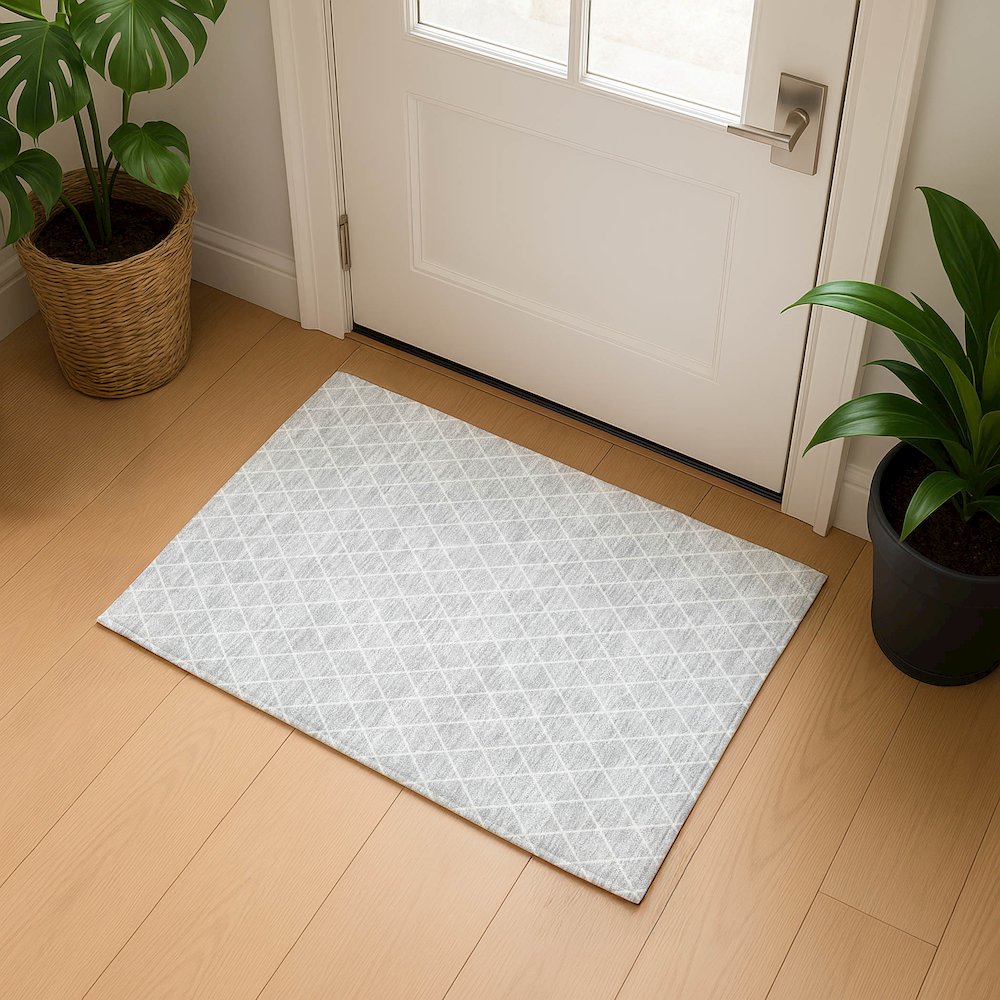 Luxury Washable Indoor/Outdoor The Reserve Silver 1'8" x 2'6" Rug