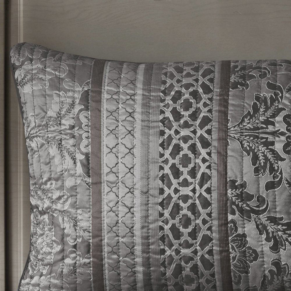 6 Piece Jacquard Quilt Set with Throw Pillows