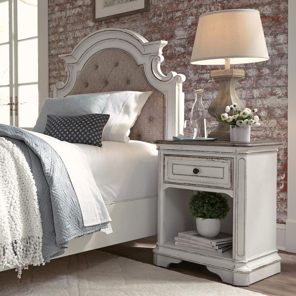 Magnolia Manor 1 Drawer Night Stand in Antique White