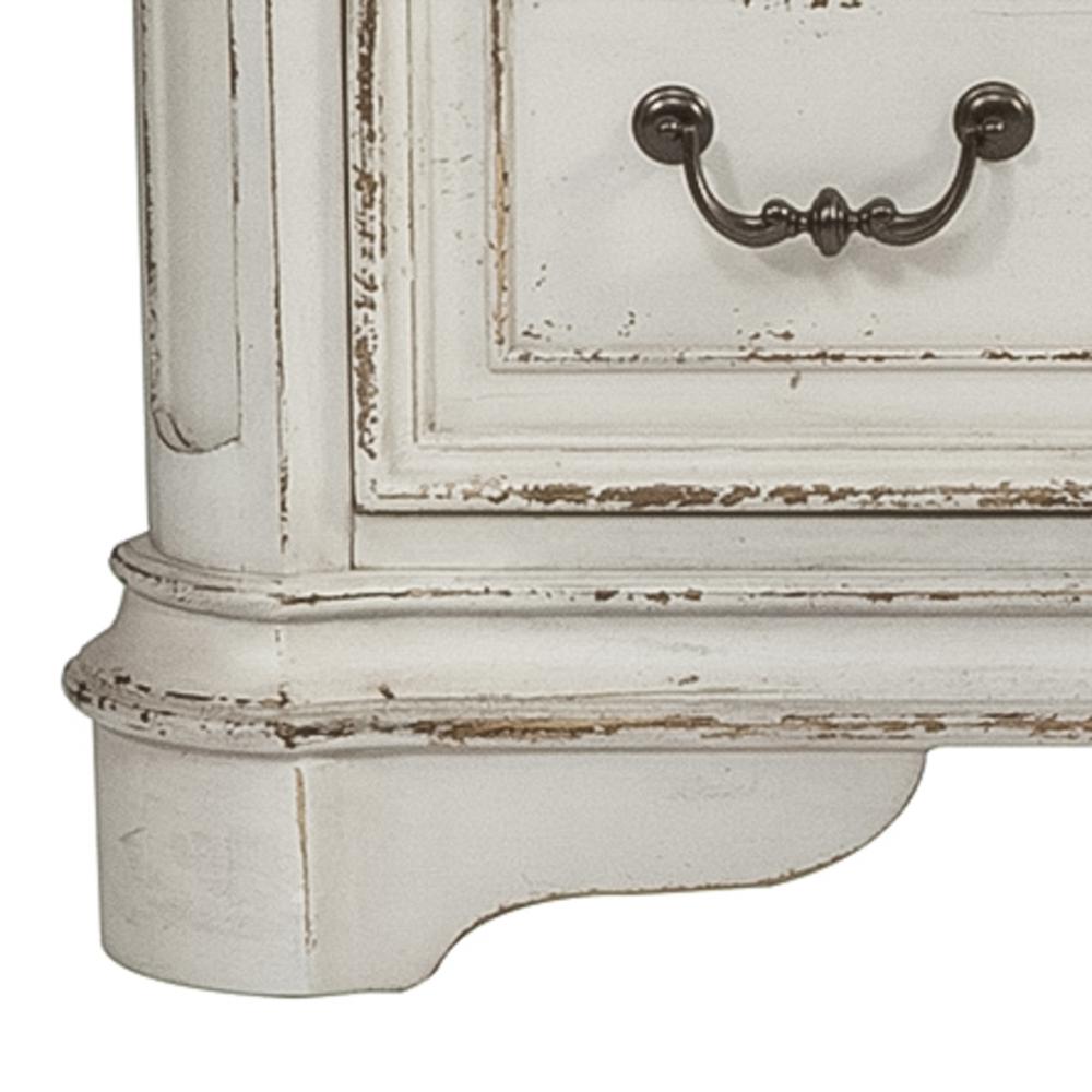 Magnolia Manor Dresser & Mirror in Antique White