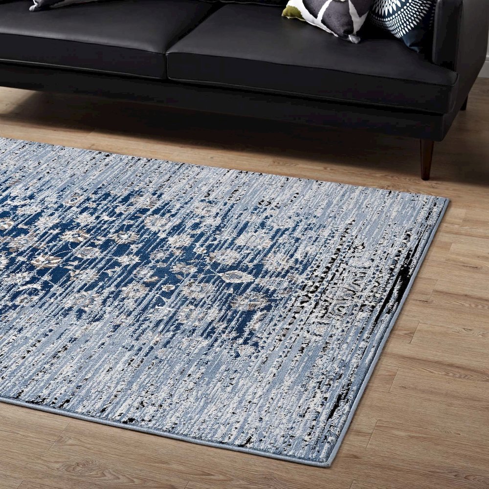 Chiara Distressed Floral Lattice Contemporary 8x10 Area Rug