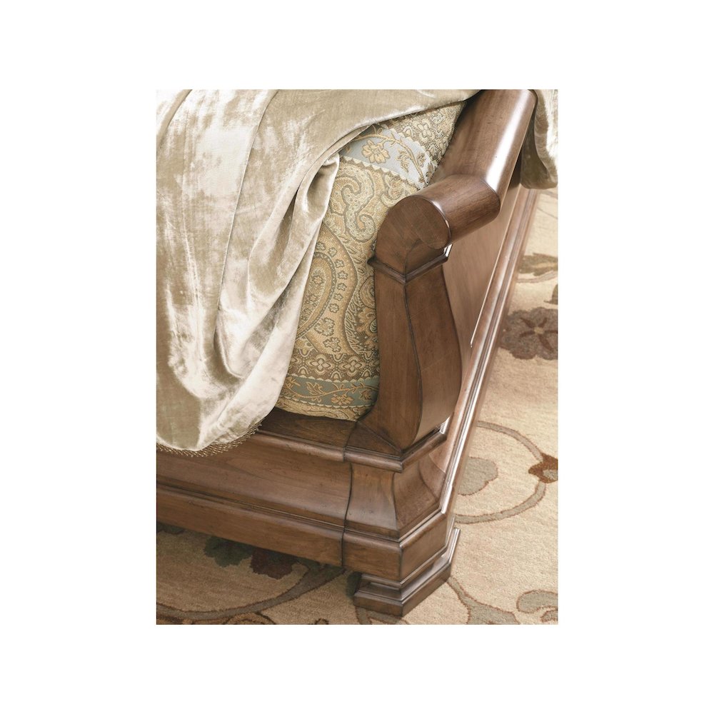 Louie P'S Sleigh Bed Complete King 6/6 In Cognac Color