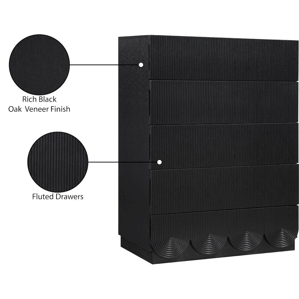 Scallop Black Chest