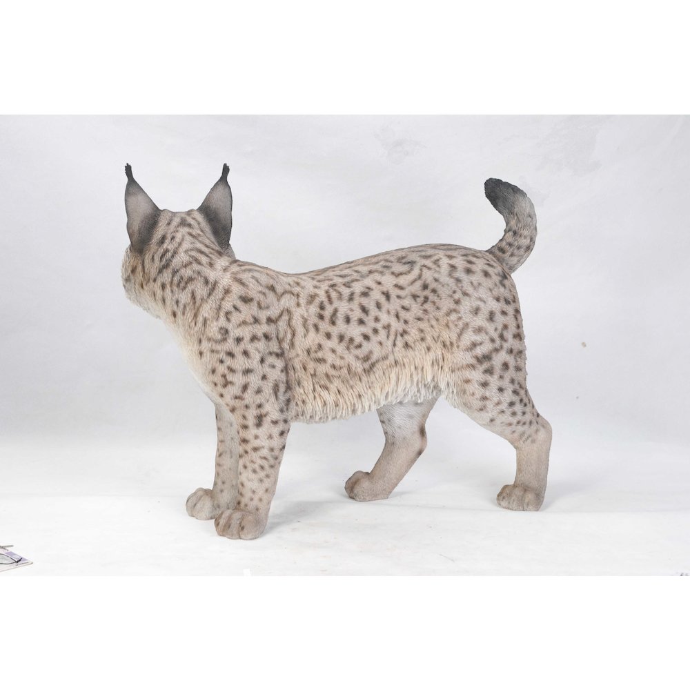 Lynx Statue