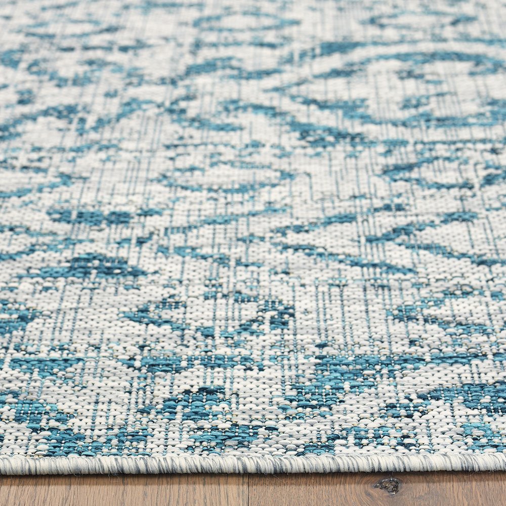 Entwined Geometric Indoor/Outdoor Area Rug