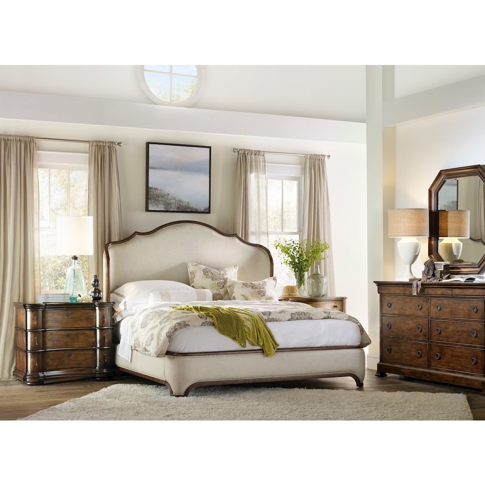Hooker Furniture Archivist 3 Drawer Bachelor's Chest in Pecan Brown Wood