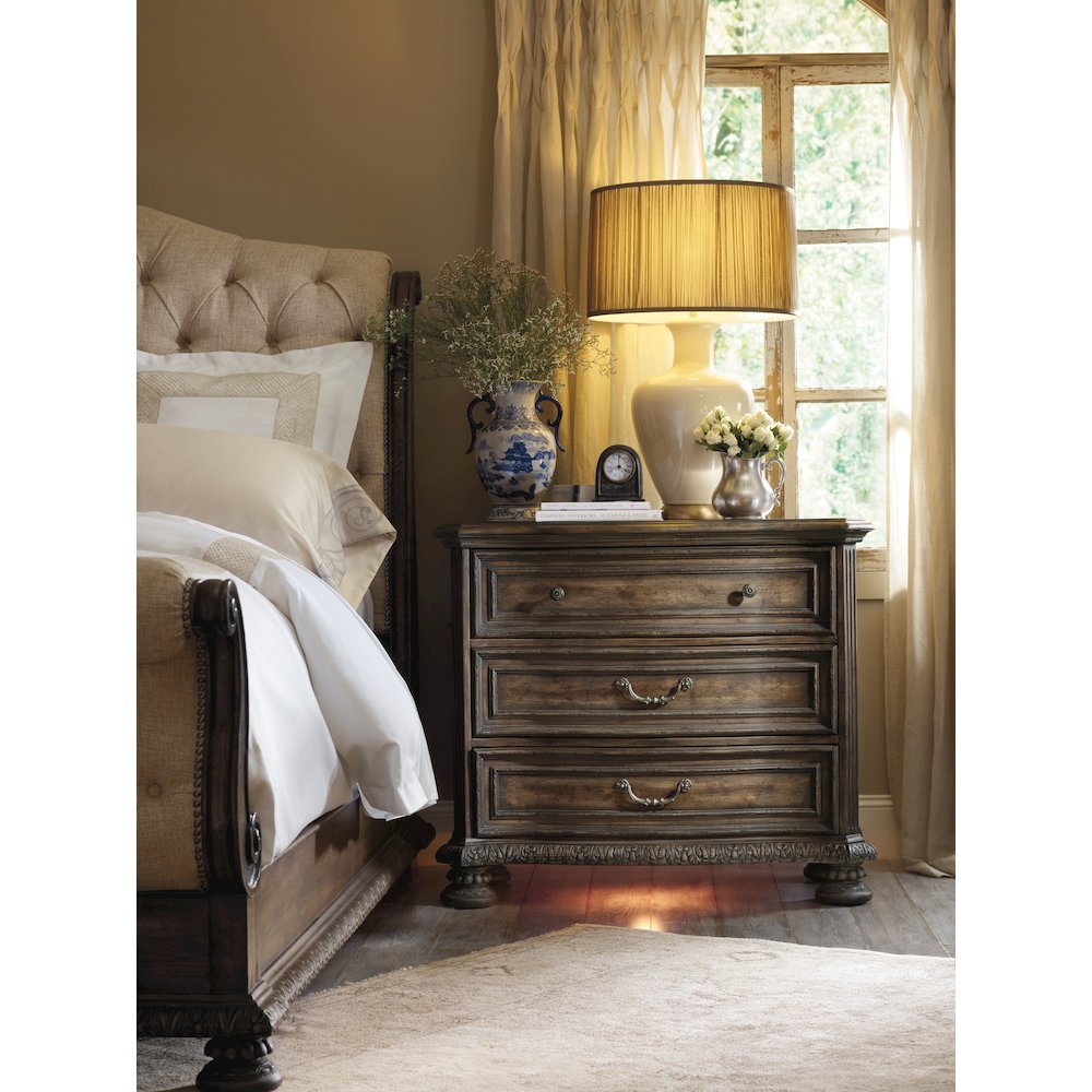Hooker Furniture Rhapsody 3-Drawer Bachelor's Chest in Rustic Walnut