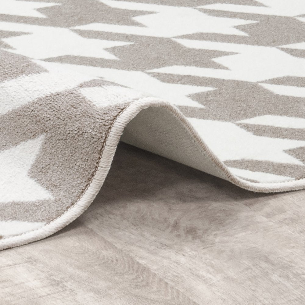 Impressions Windsor 3'10" x 5'4" Area Rug in Color Taupe