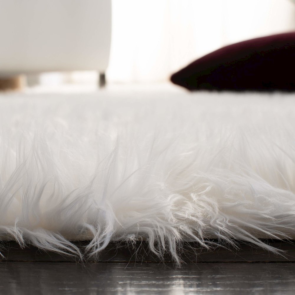 FAUX SHEEP SKIN, IVORY, 4' X 6', Area Rug, FSS115A-4
