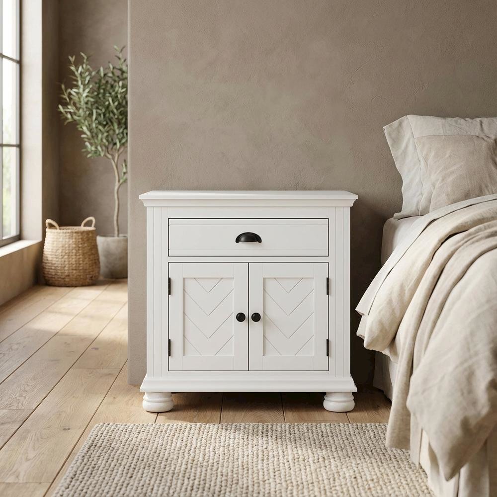 White 1-Drawer Nightstand with Traditional Style and Ample Storage