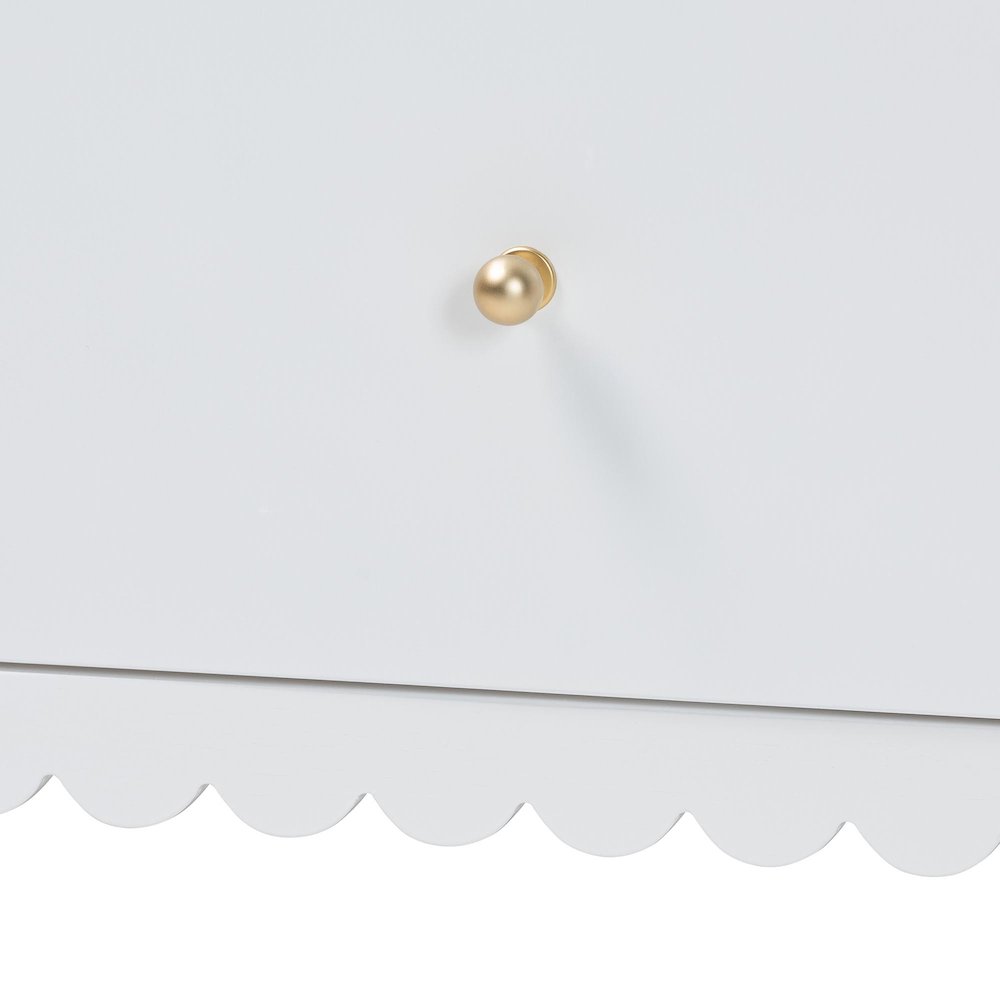 Roni Modern White Wood 4-Drawer Chest with Scalloped Edges