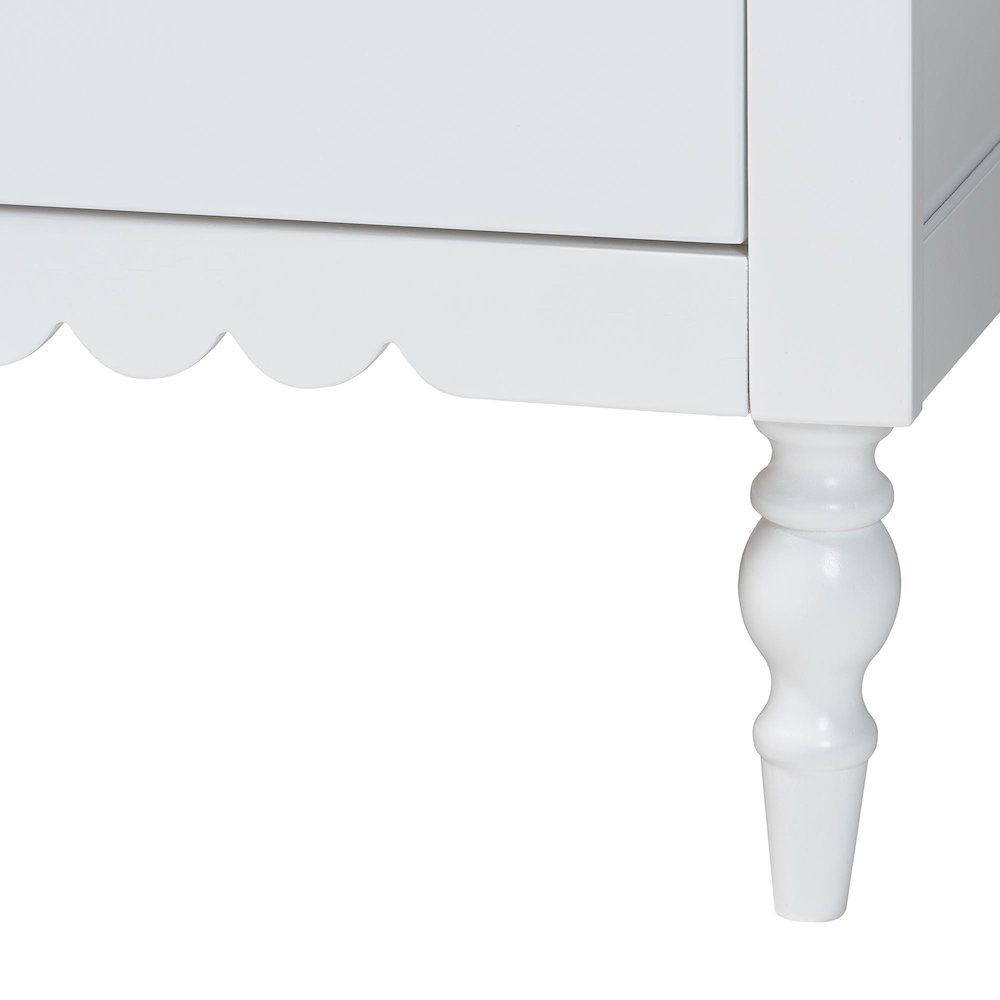 Roni Modern White Wood 4-Drawer Chest with Scalloped Edges