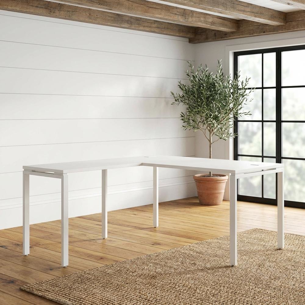 White L-Shape Workstation with Steel Frame and Particle Board Surface