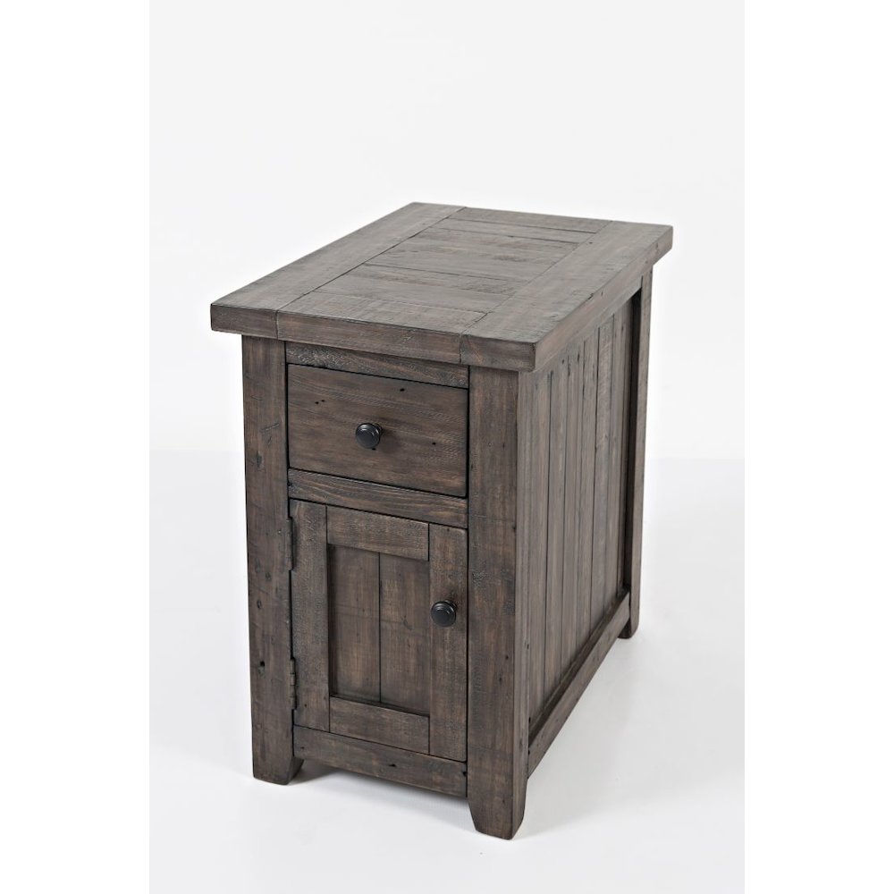 Madison County Rustic Reclaimed Pine Farmhouse Chairside Table