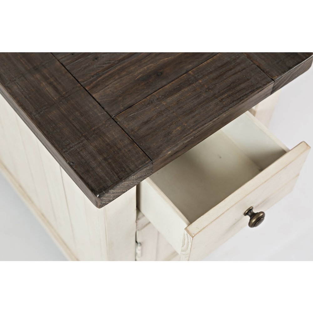 Madison County Rustic Reclaimed Pine Farmhouse Chairside Table