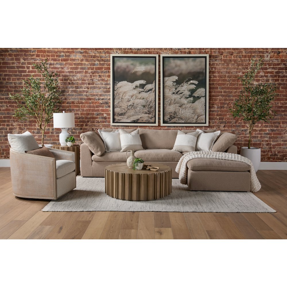 Bella Antique Transitional Roma End Table