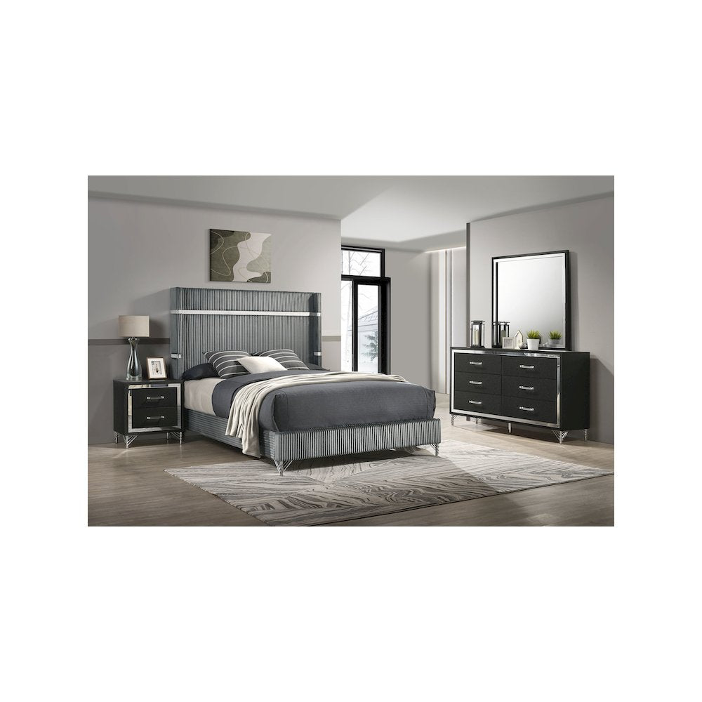 Lucia 4-piece Eastern King Bedroom Set Grey and Black