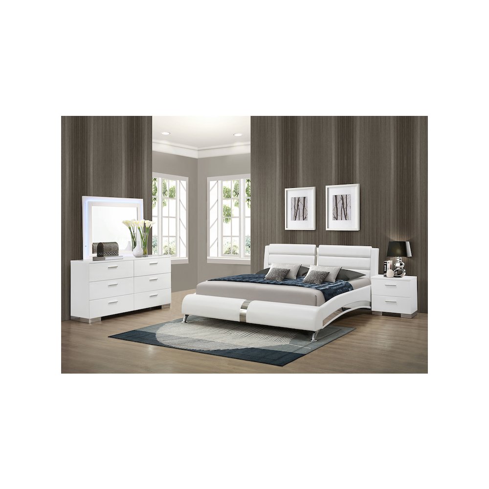 Jeremaine 4-piece Eastern King Bedroom Set White