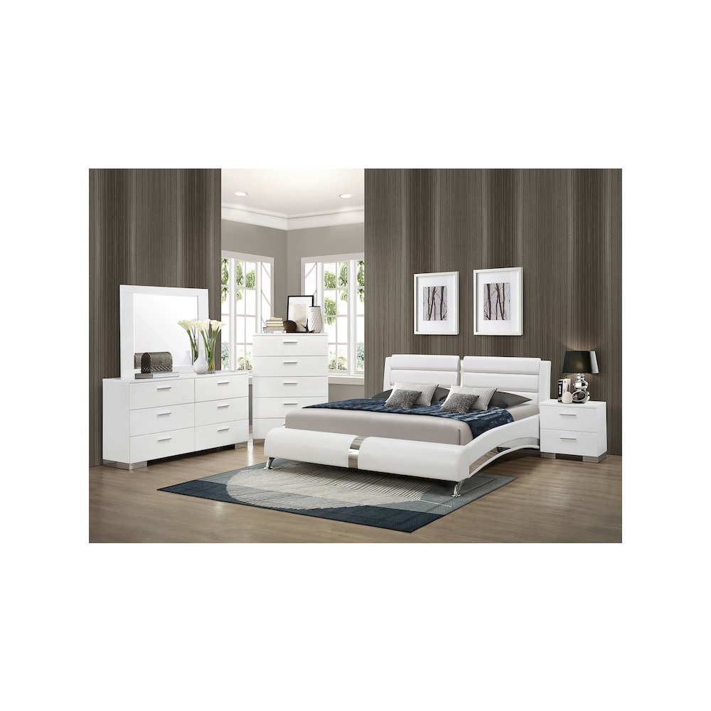 Jeremaine 5-piece Eastern King Bedroom Set White