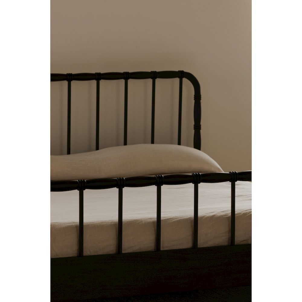 Vivian Queen Bed