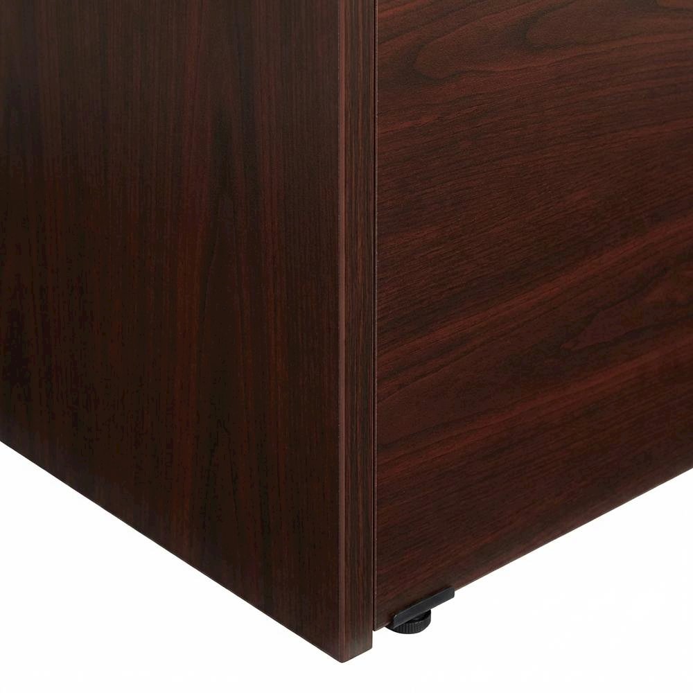 Mahogany Office Desk With Spacious Surface And Classic Finish