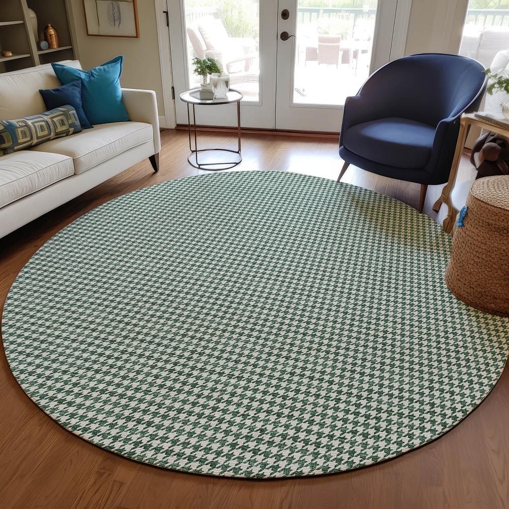 Indoor/Outdoor Hinton HN1 Green Washable 4' x 4' Rug
