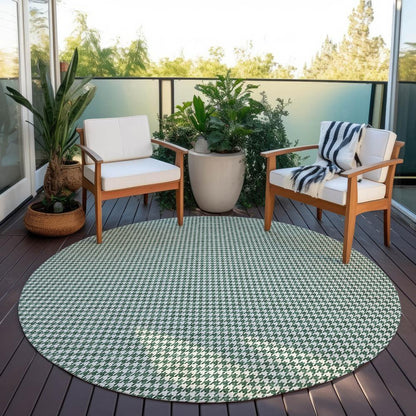 Indoor/Outdoor Hinton HN1 Green Washable 4' x 4' Rug