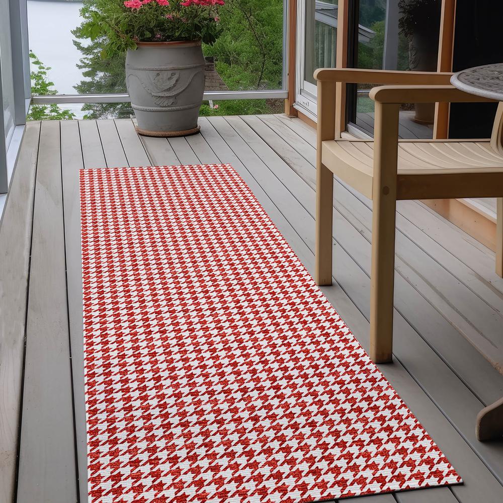 Indoor/Outdoor Hinton HN1 Red Washable 2'3" x 12' Rug