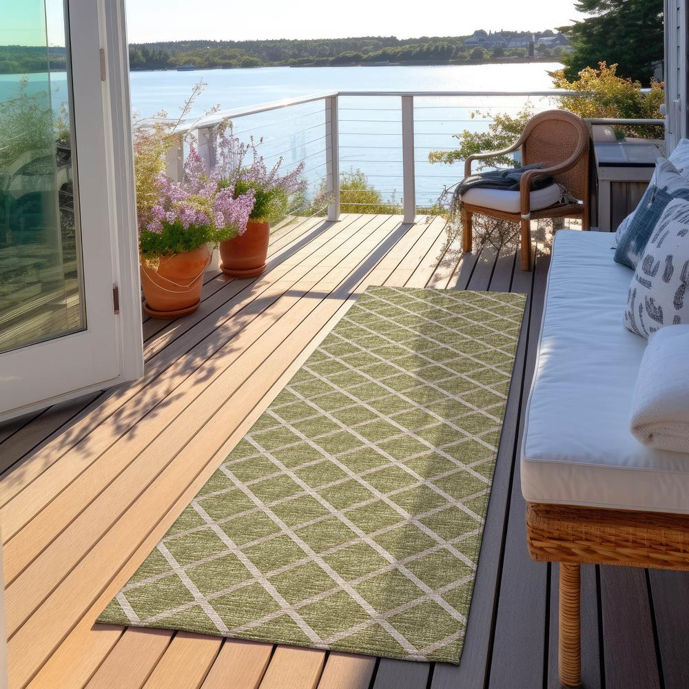 Indoor/Outdoor York YO1 Aloe Washable 2'3" x 7'6" Rug