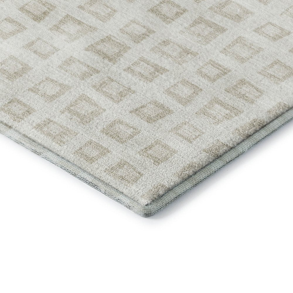 Luxury Washable Indoor/Outdoor The Reserve Ivory 8' x 8' Round Rug
