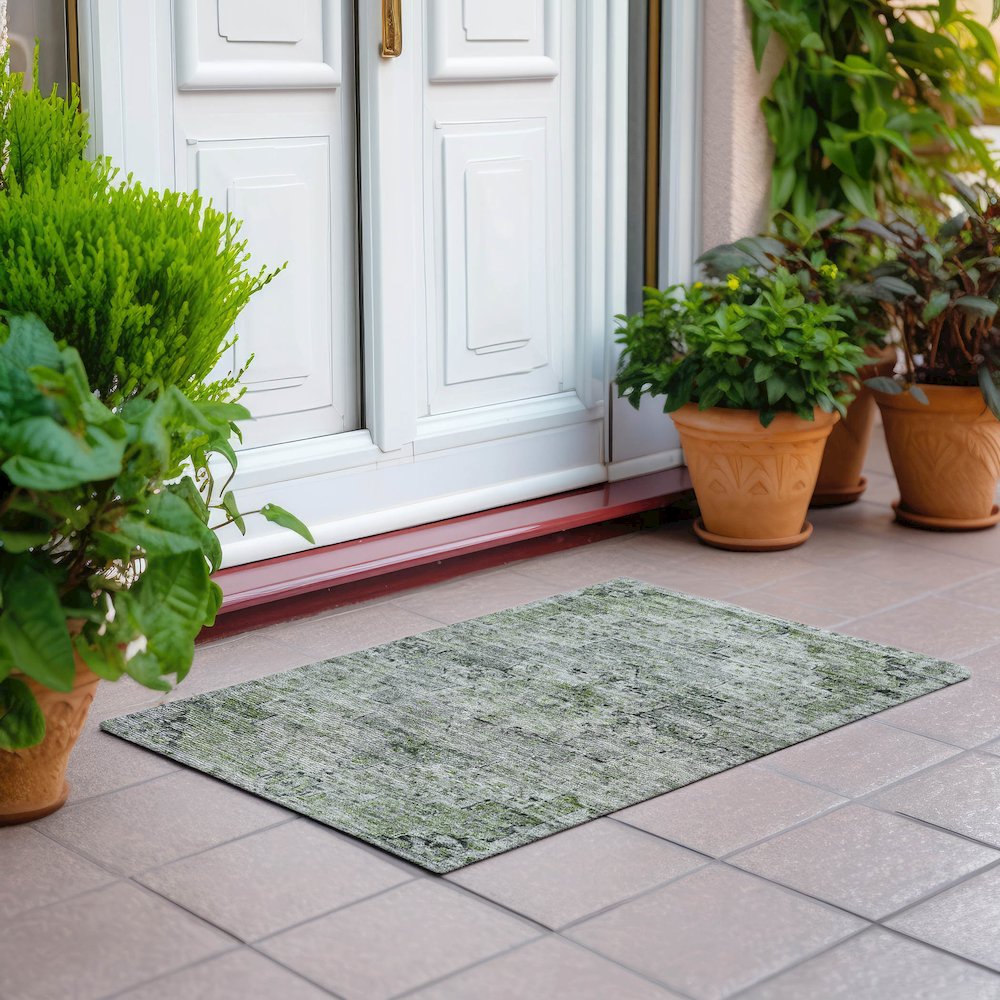 Machine Washable Indoor/Outdoor Chantille Aloe 1'8" x 2'6" Rug