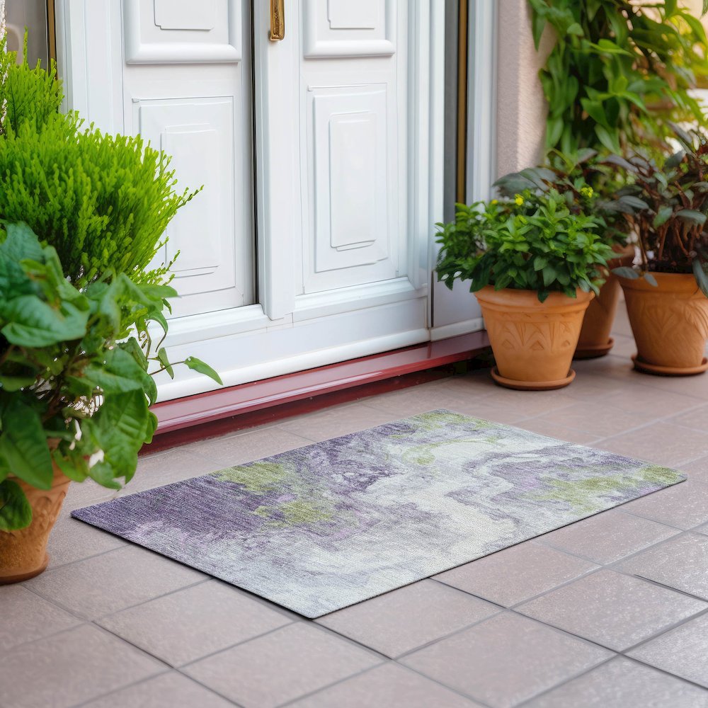 Machine Washable Indoor/Outdoor Chantille Lavender 1'8" x 2'6" Rug