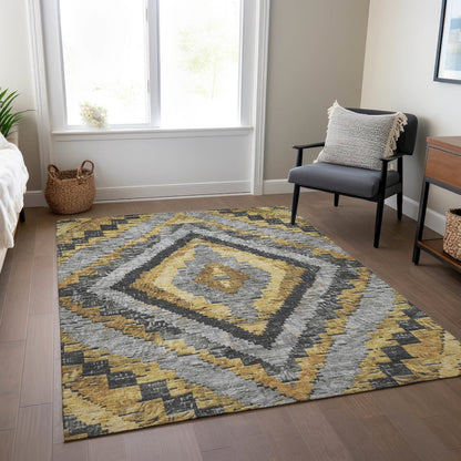 Machine Washable Indoor/Outdoor Chantille Gold 2'6" x 3'10" Rug