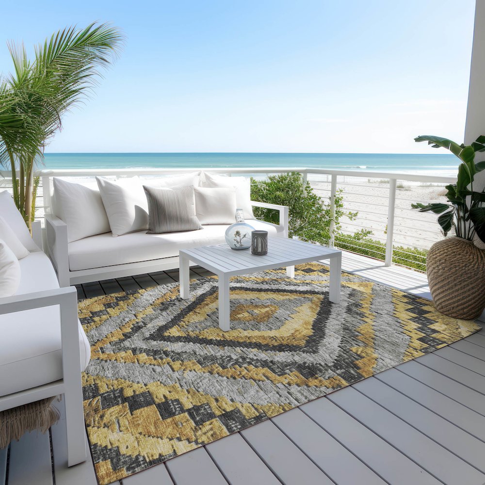 Machine Washable Indoor/Outdoor Chantille Gold 2'6" x 3'10" Rug