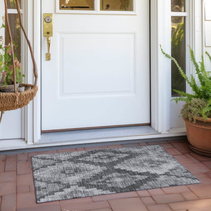 Machine Washable Indoor/Outdoor Chantille Gray 1'8" x 2'6" Rug