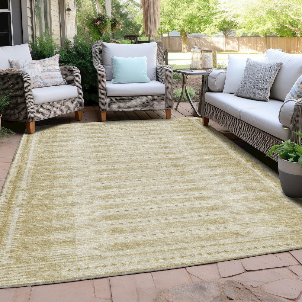Machine Washable Indoor/Outdoor Chantille Gold 2'6" x 3'10" Rug