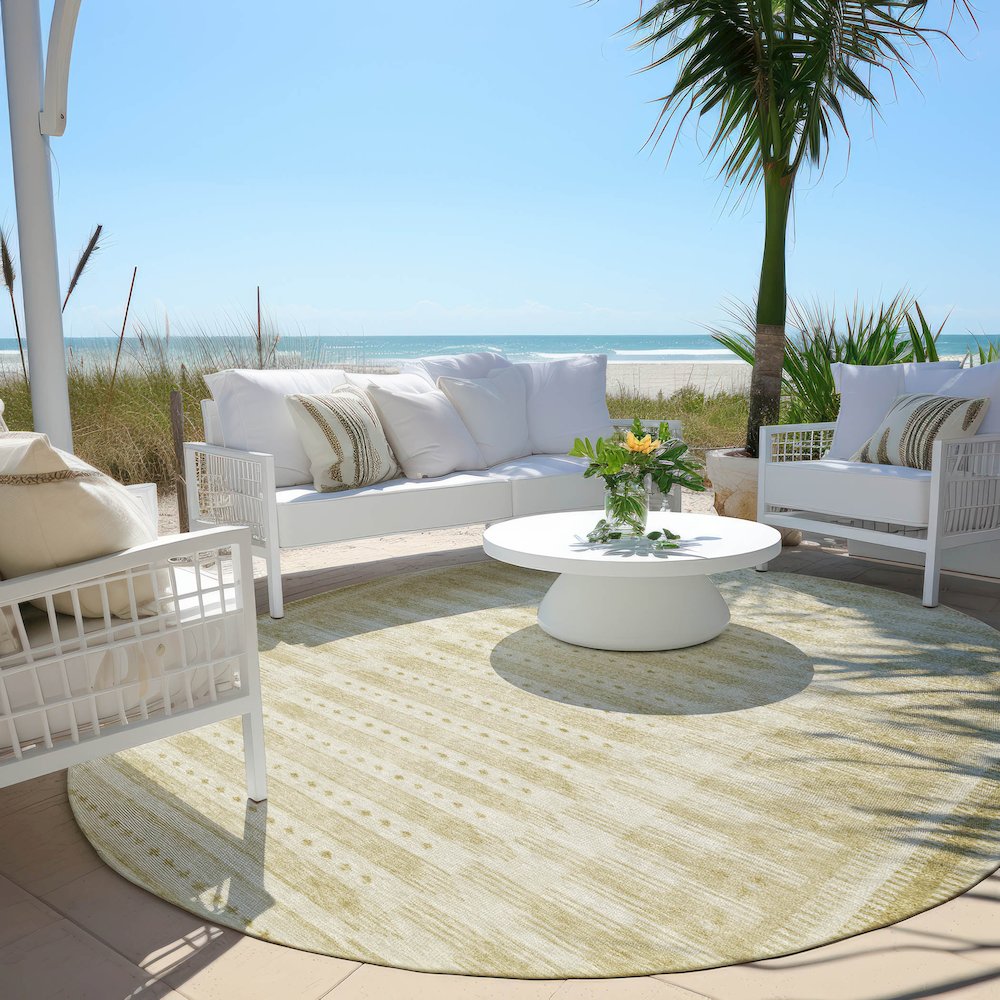 Machine Washable Indoor/Outdoor Chantille Gold 8' x 8' Round Rug