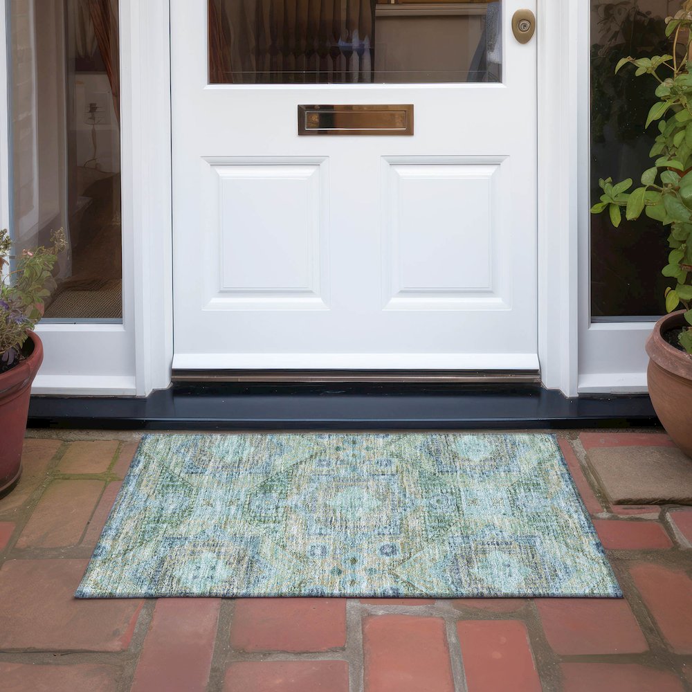 Machine Washable Indoor/Outdoor Chantille Green 1'8" x 2'6" Rug