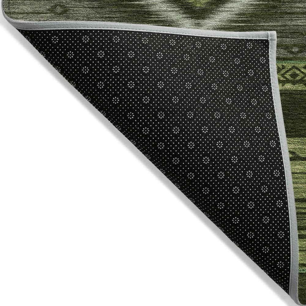 Machine Washable Indoor/Outdoor Chantille Aloe 1'8" x 2'6" Rug