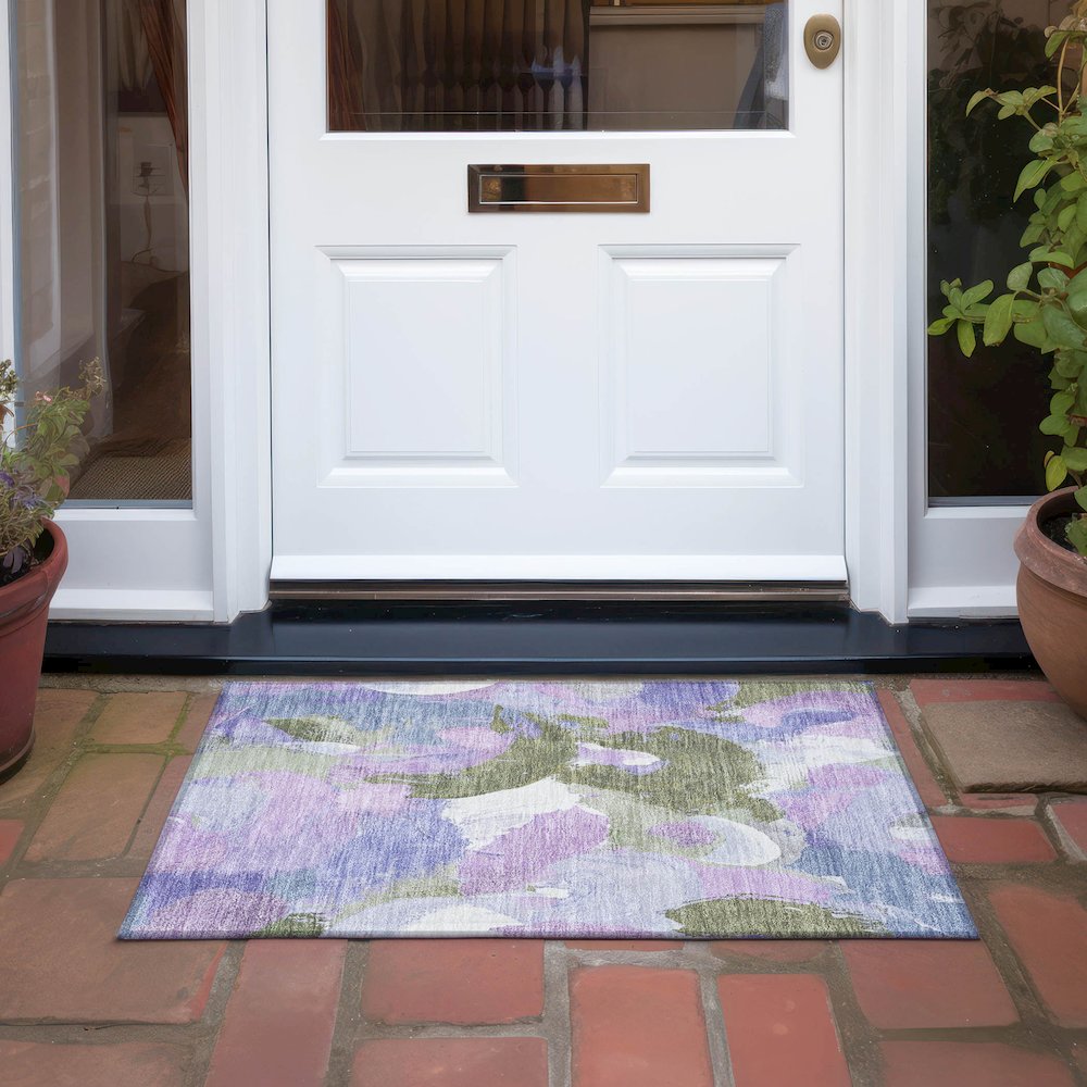 Machine Washable Indoor/Outdoor Chantille Lavender 1'8" x 2'6" Rug